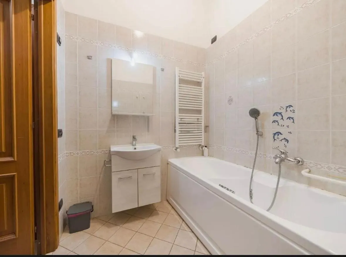 Allegra'S Apartment فياريجيو 0*,