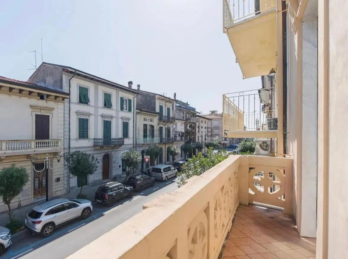 Allegra'S Apartment فياريجيو